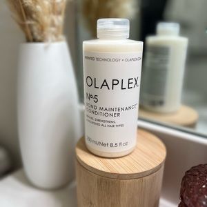 Olaplex no.5 bond maintenance conditioner